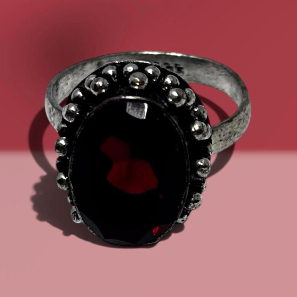 Unbranded Women's Silver and Black Jewellery - Picture 2 of 8
